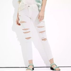 AMERICAN EAGLE high rise white jeans